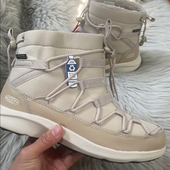 Keen Shoes - Keen Cream Tan Winter Rain chukka boots